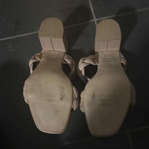 Madden NYC heels size 11W - Picture 4 of 4